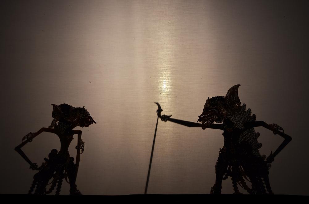 Le jeu d'ombre dans le théâtre des marionnettes balinaises 