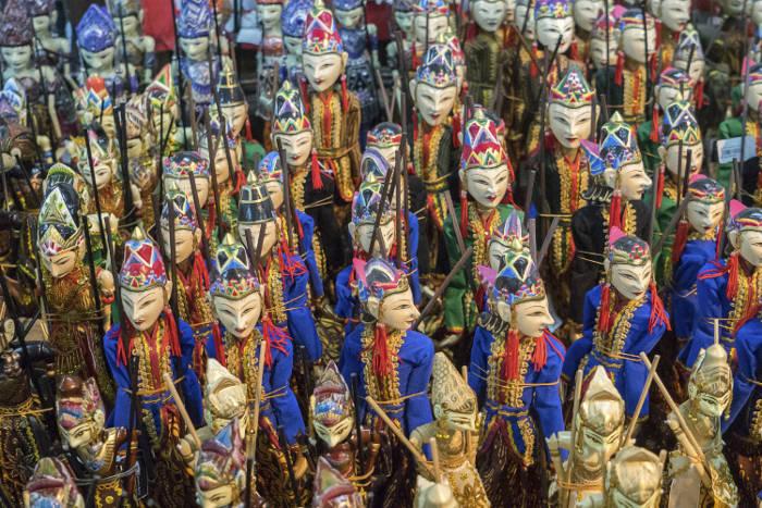 Personnages de marionnettes balinaises du wayang kulit