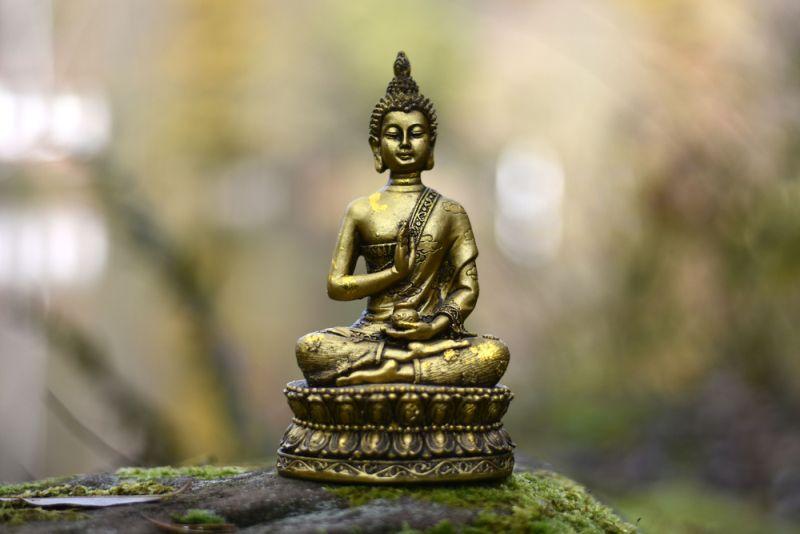 Les statuettes en bronze conviennent parfaitement pour orner un autel bouddhiste Les statuettes en bronze conviennent parfaitement pour orner un autel bouddhiste