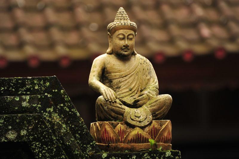 Bouddha balinais en bois Bouddha balinais en bois