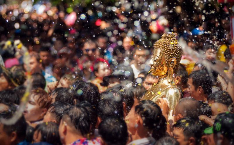 That Luang, un des monuments le plus sacré du bouddhisme : en novembre, on y organise un festival et une foire.