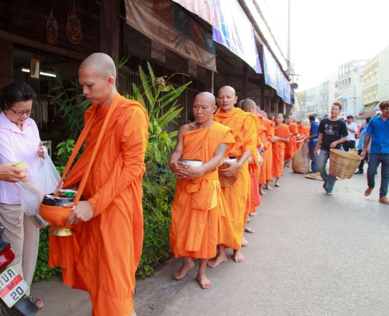 Devenir bonze en Thaïlande class=