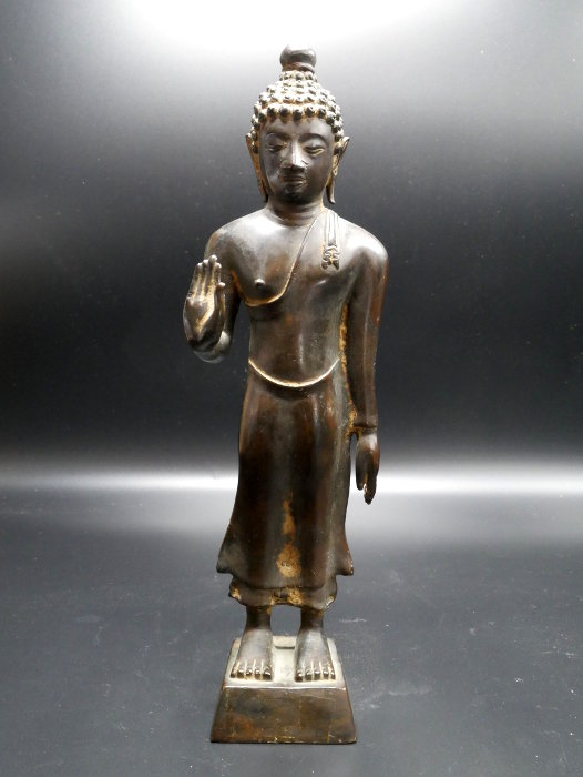 Statue bouddha birmanie : bouddha en abhaya mudra marchant milieu XXème