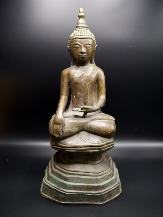  Grande statue bouddha birman Bhûmishparsha mudrâ début XXème